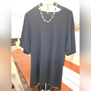STARTER Black T-Shirt with Blue and Gold Necklace, Size 3X, Like New!